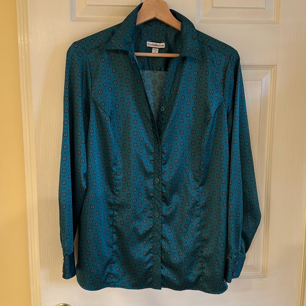 Croft & Barrow women’s fitted blouse -DC
